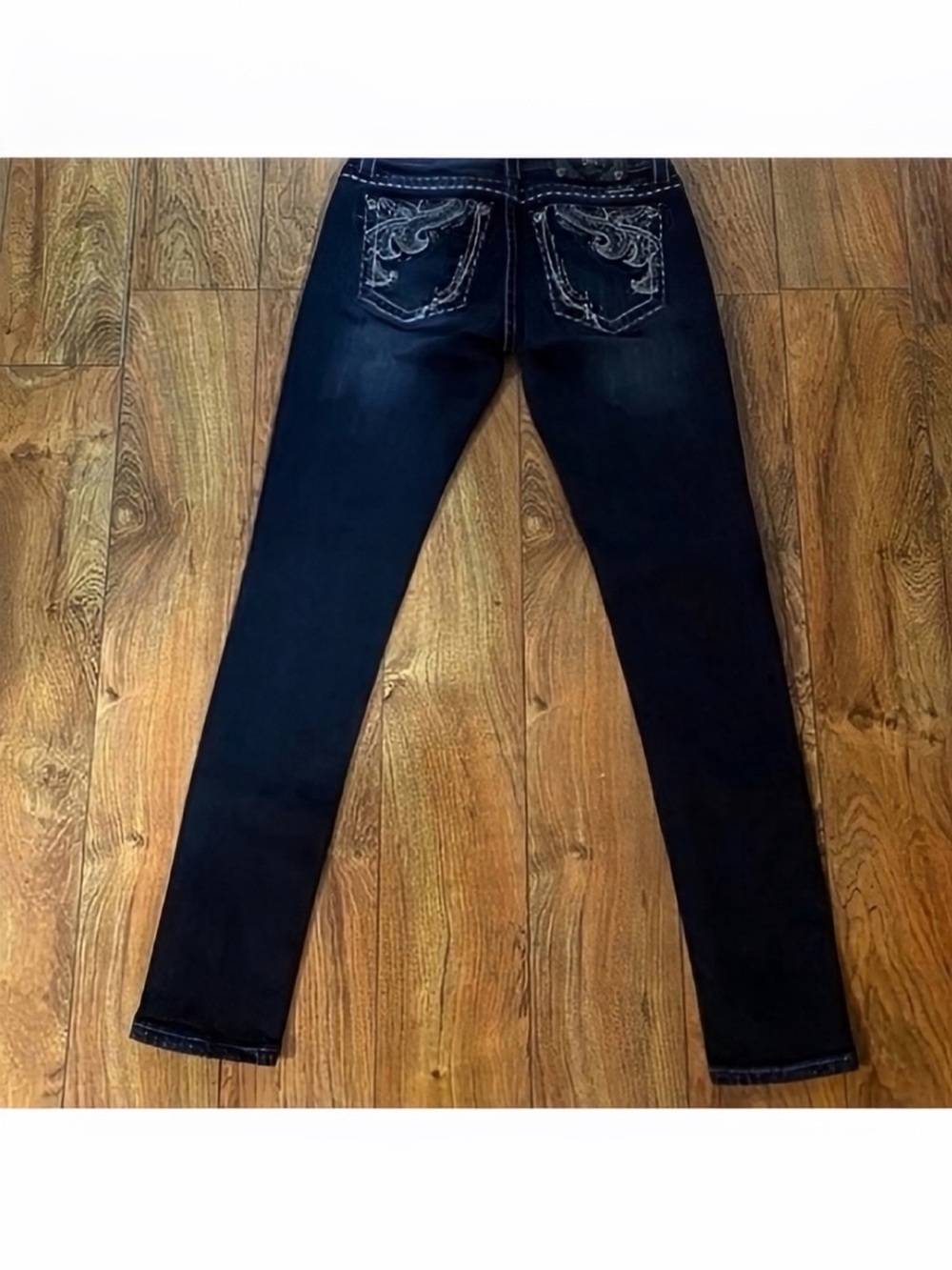 Gorgeous Y2K Miss Me Skinny Jeans with Embellished Back Pockets 31” Inseam